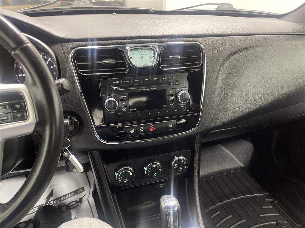 2012 Chrysler 200 Touring