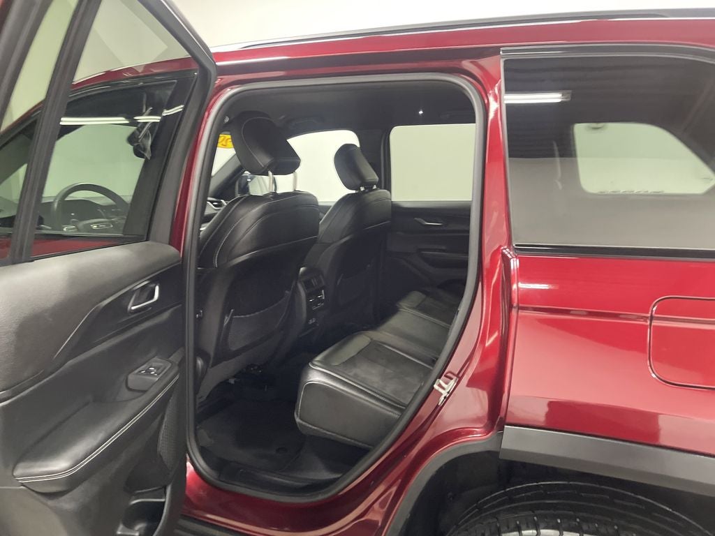 2023 Jeep Grand Cherokee Altitude 4x2