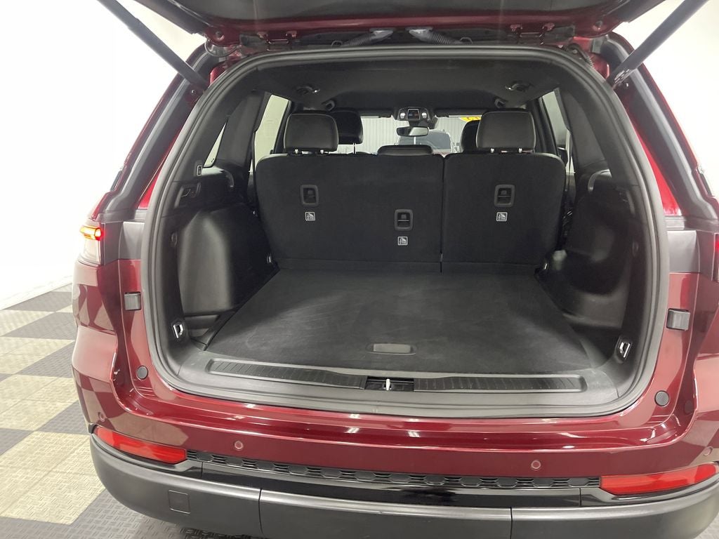 2023 Jeep Grand Cherokee Altitude 4x2