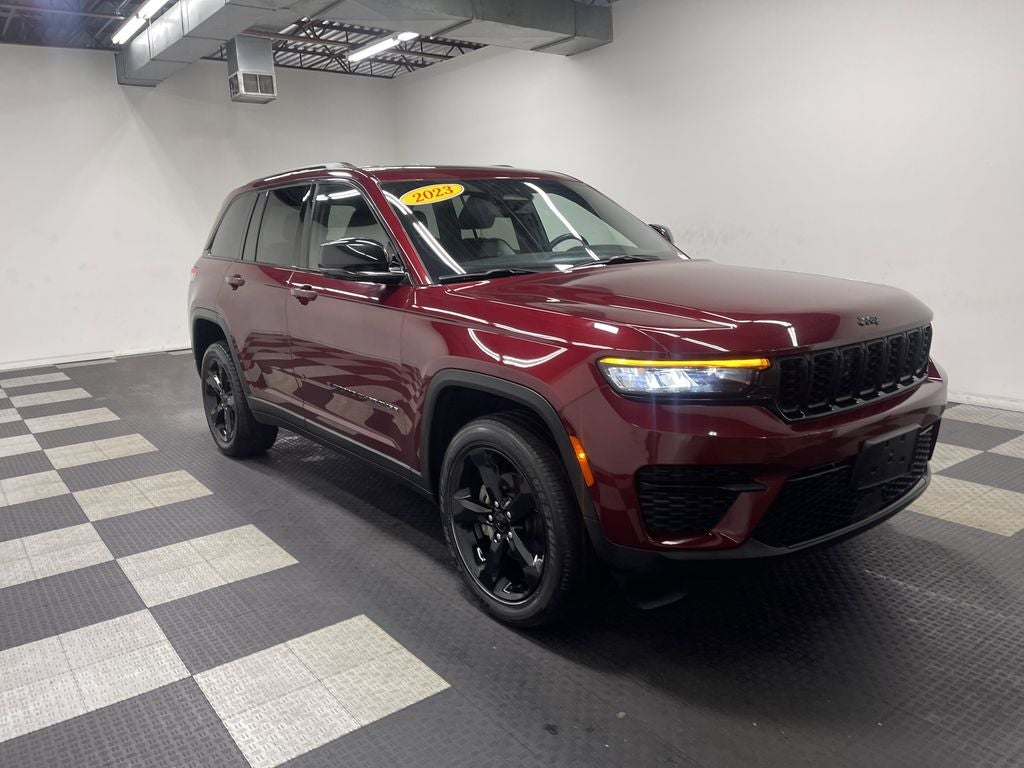 2023 Jeep Grand Cherokee Altitude 4x2