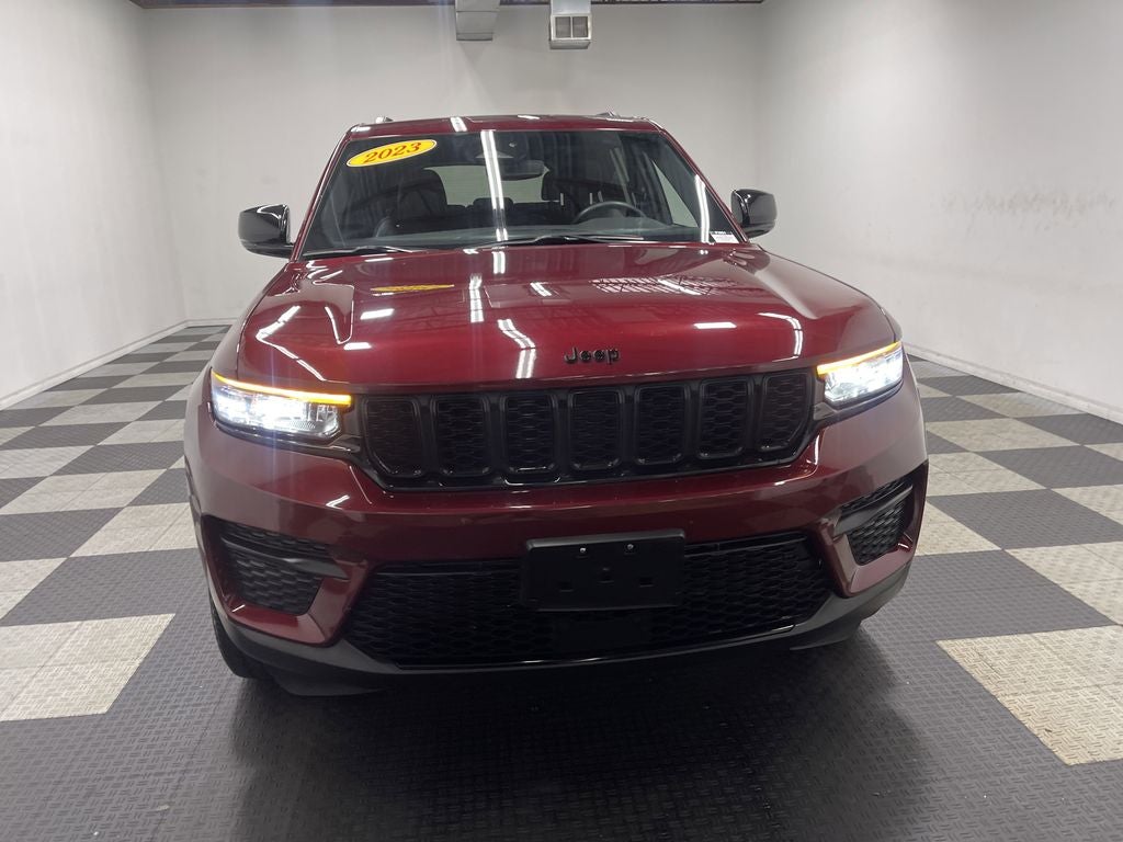 2023 Jeep Grand Cherokee Altitude 4x2