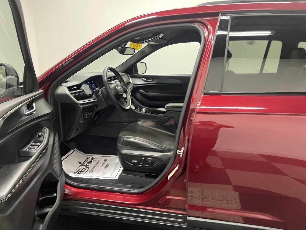 2023 Jeep Grand Cherokee Altitude 4x2