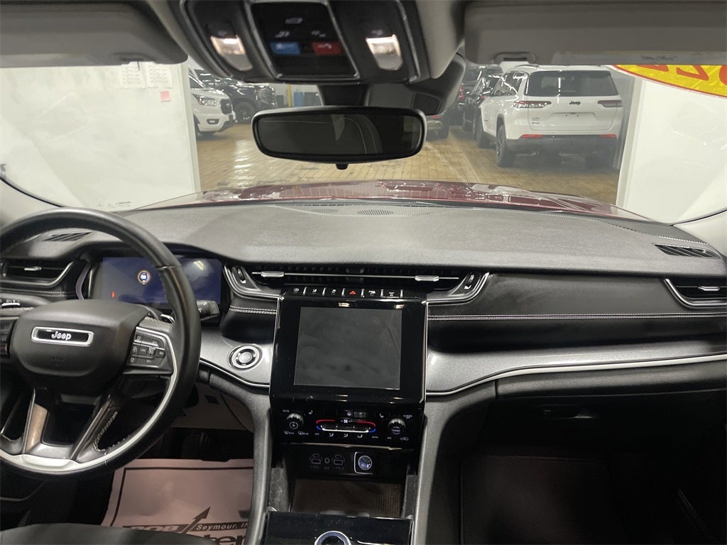 2022 Jeep Grand Cherokee Laredo 4x4