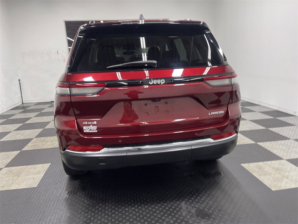 2022 Jeep Grand Cherokee Laredo 4x4