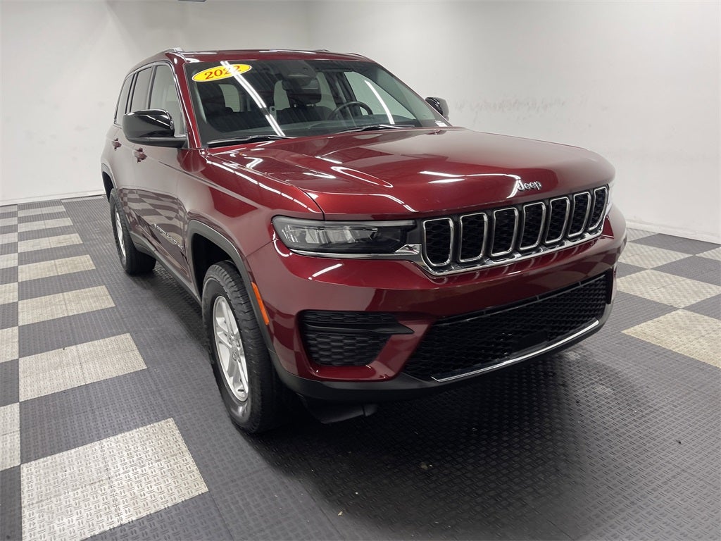 2022 Jeep Grand Cherokee Laredo 4x4