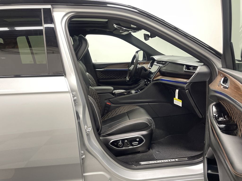 2025 Jeep Grand Cherokee Summit 4x4