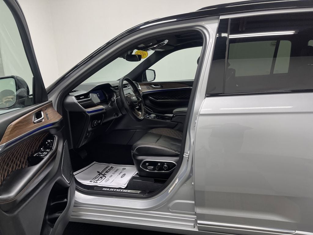 2025 Jeep Grand Cherokee Summit 4x4