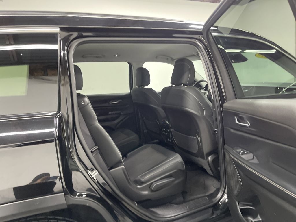 2023 Jeep Grand Cherokee L Laredo 4x4