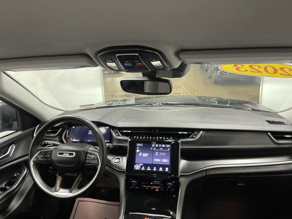 2023 Jeep Grand Cherokee L Laredo 4x4