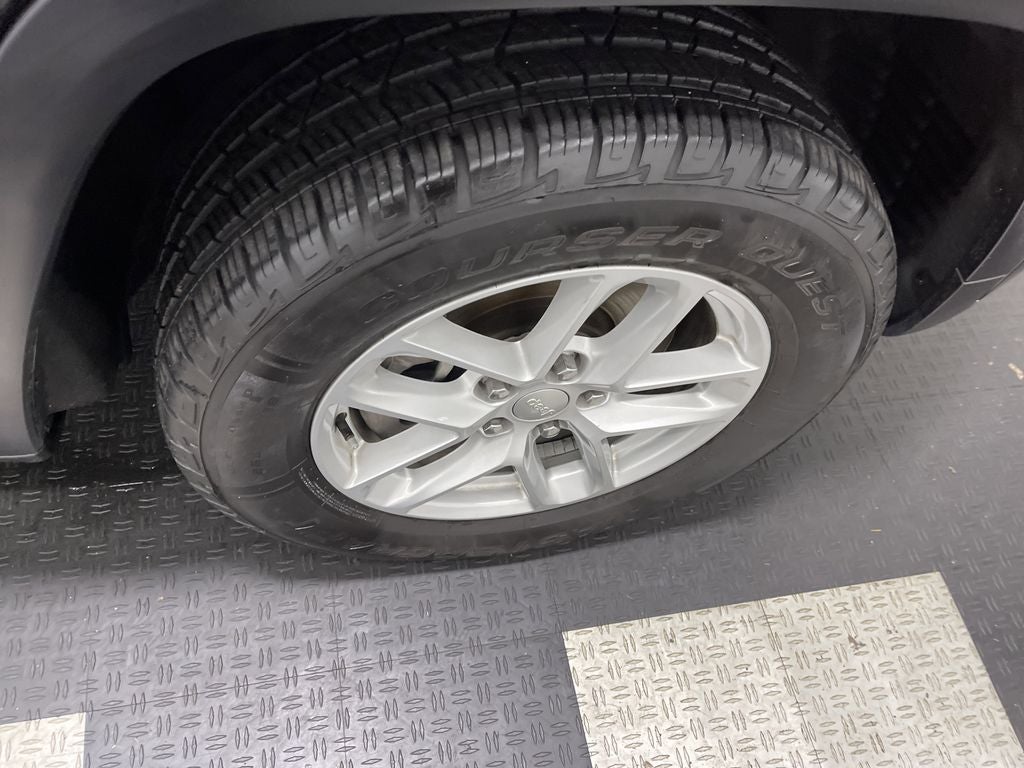 2023 Jeep Grand Cherokee L Laredo 4x4