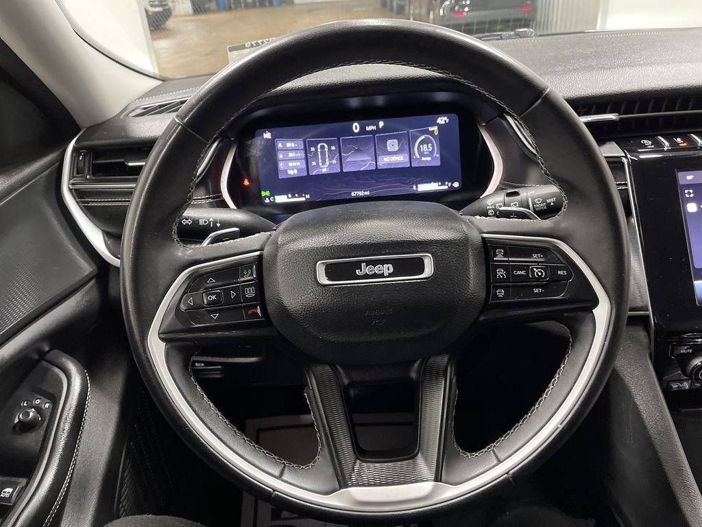 2023 Jeep Grand Cherokee L Laredo 4x4