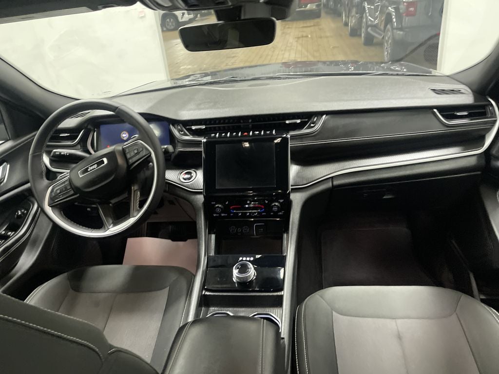 2025 Jeep Grand Cherokee L Laredo X 4x4