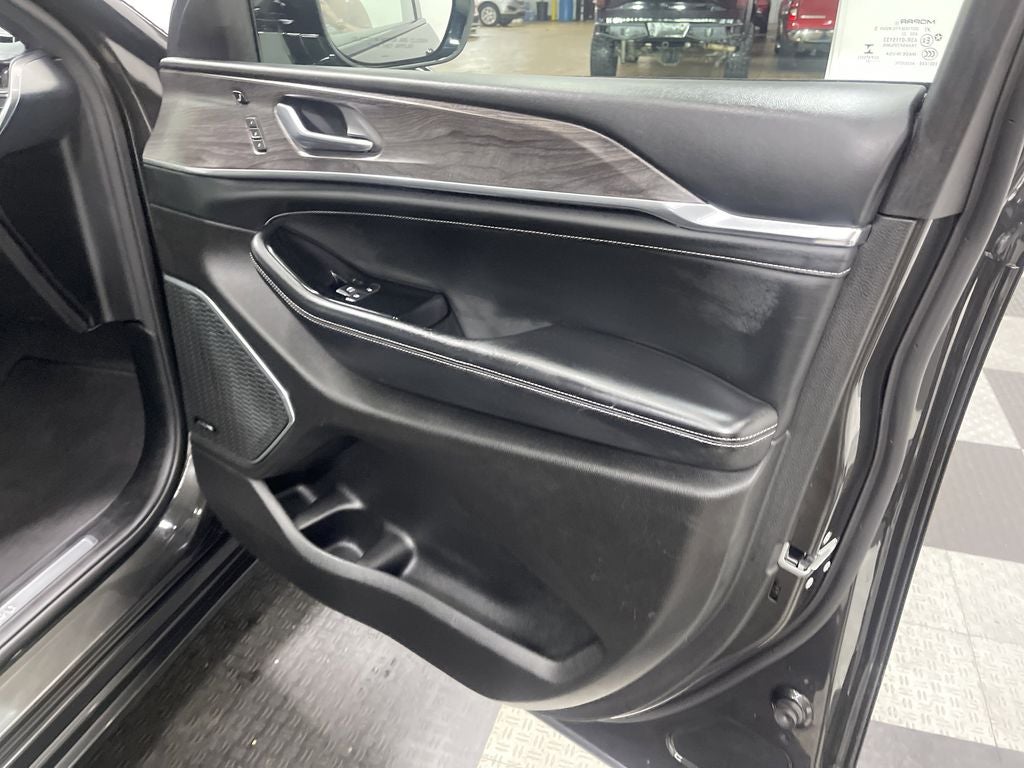 2022 Jeep Grand Cherokee L Overland 4x4