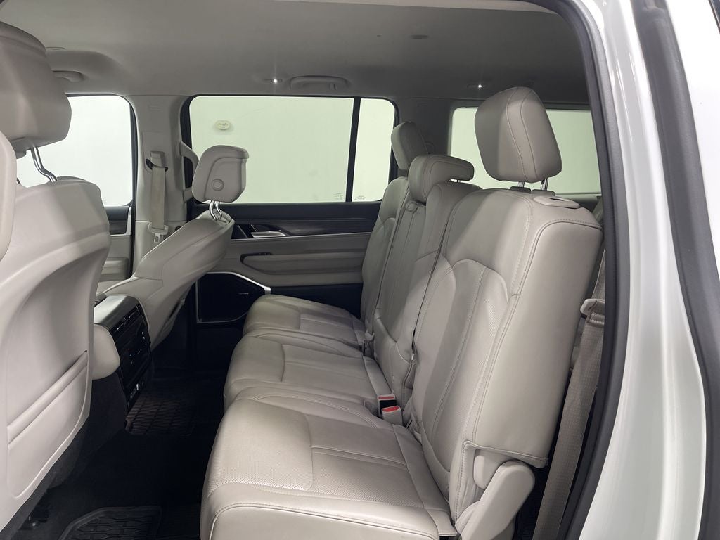 2024 Jeep Wagoneer L Series II 4x2