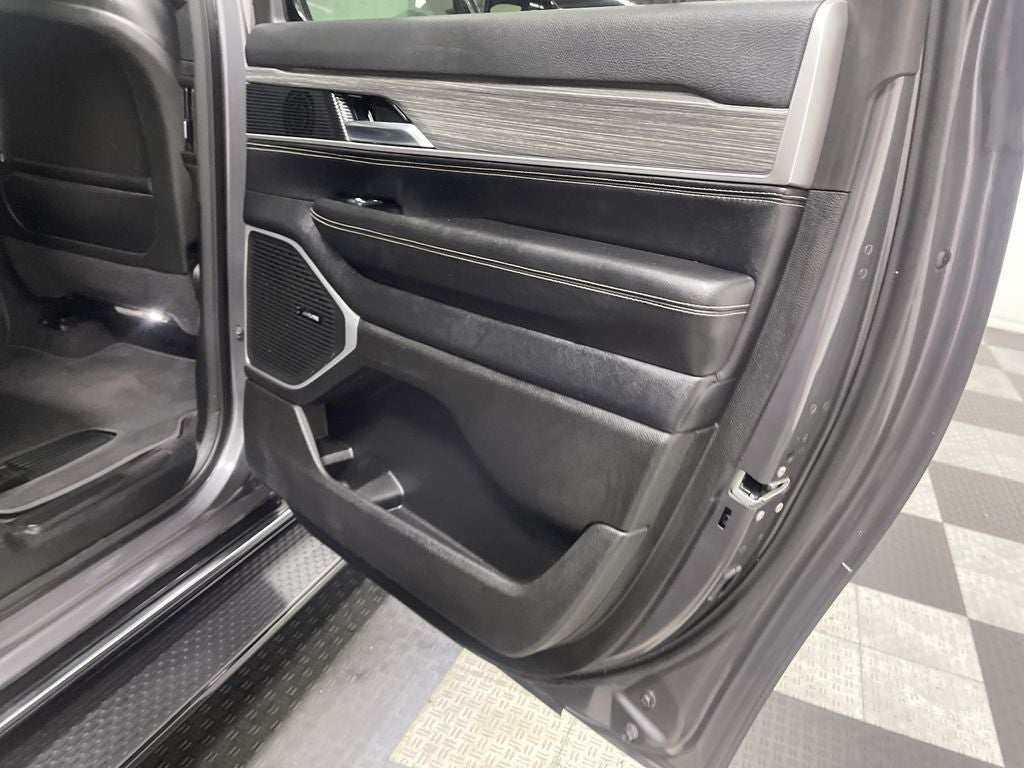 2024 Jeep Wagoneer L Series II 4x2