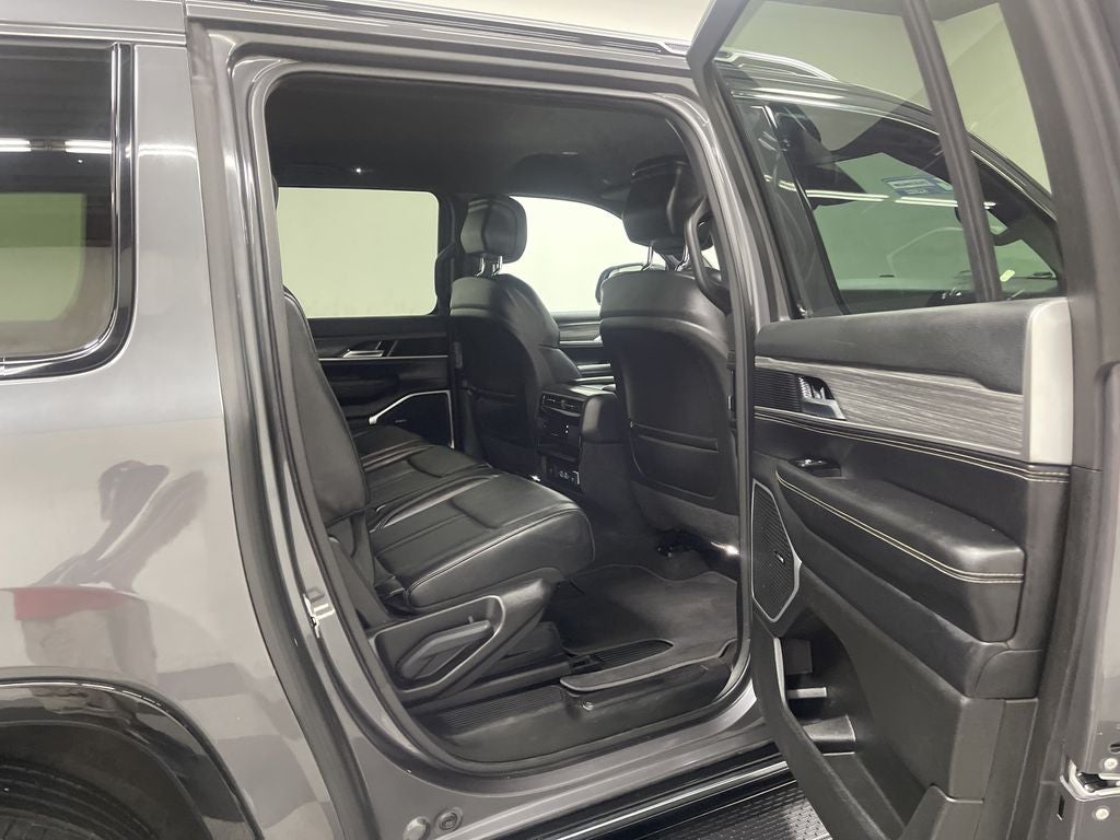 2024 Jeep Wagoneer L Series II 4x2