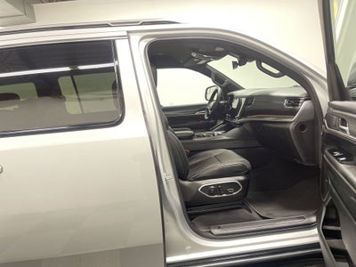 2023 Jeep Wagoneer L Series II 4x2