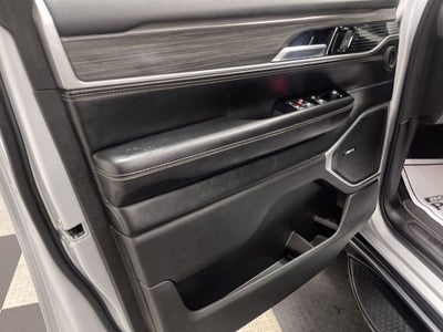 2023 Jeep Wagoneer L Series II 4x2