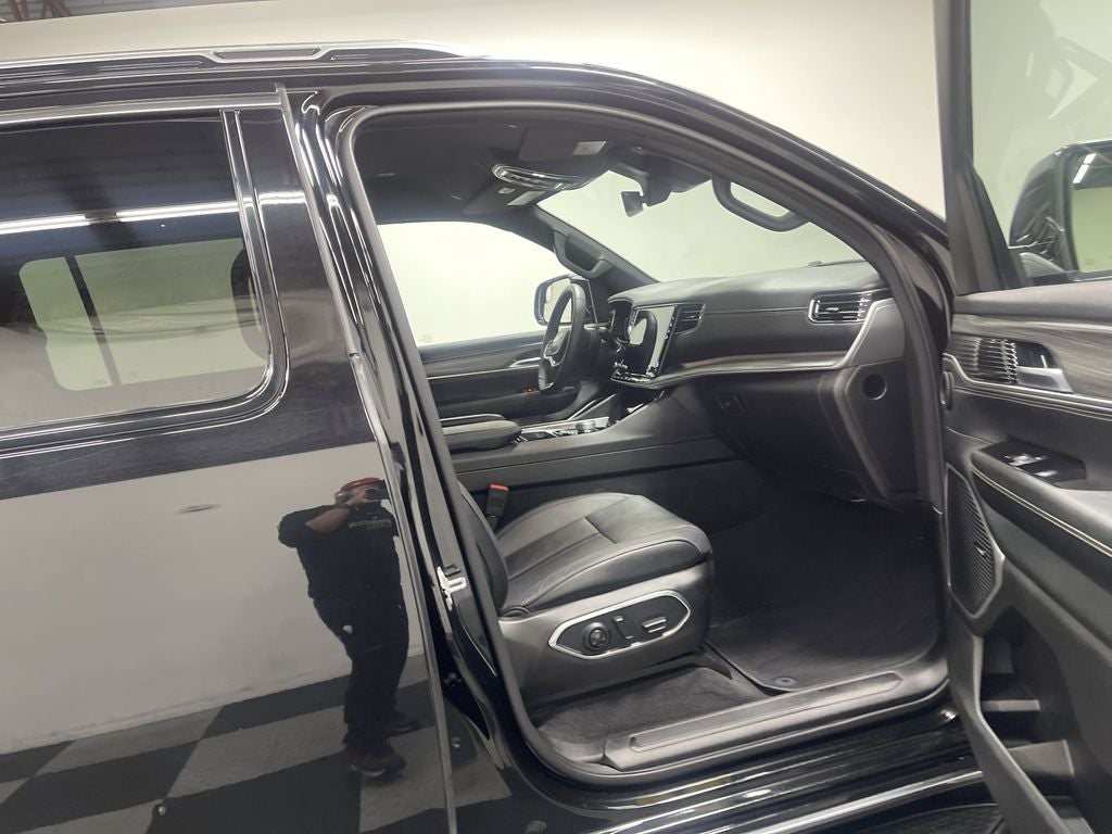 2024 Jeep Wagoneer L Series II 4x2