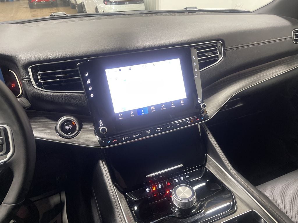 2024 Jeep Wagoneer L Series II 4x2