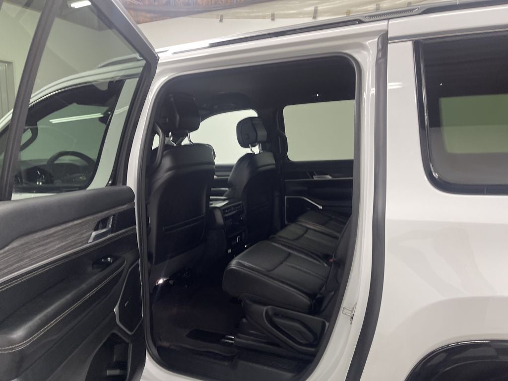 2024 Jeep Wagoneer L Series II 4x4