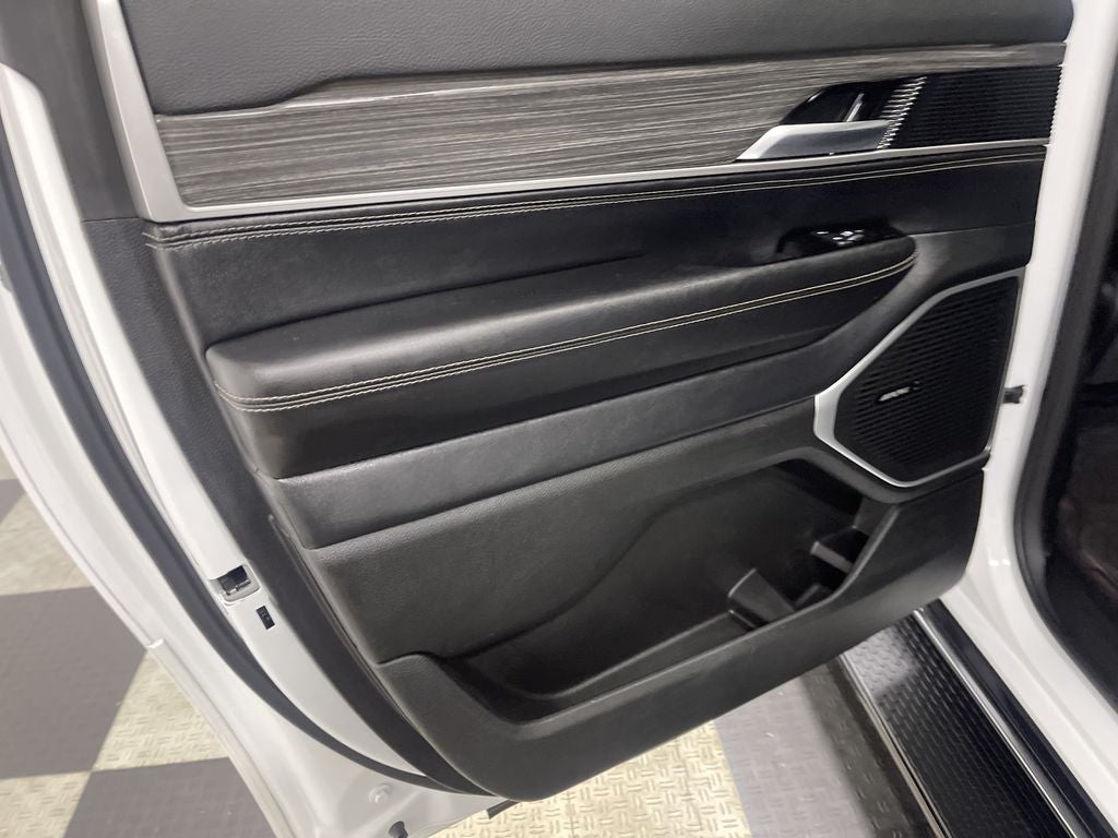 2024 Jeep Wagoneer L Series II 4x4