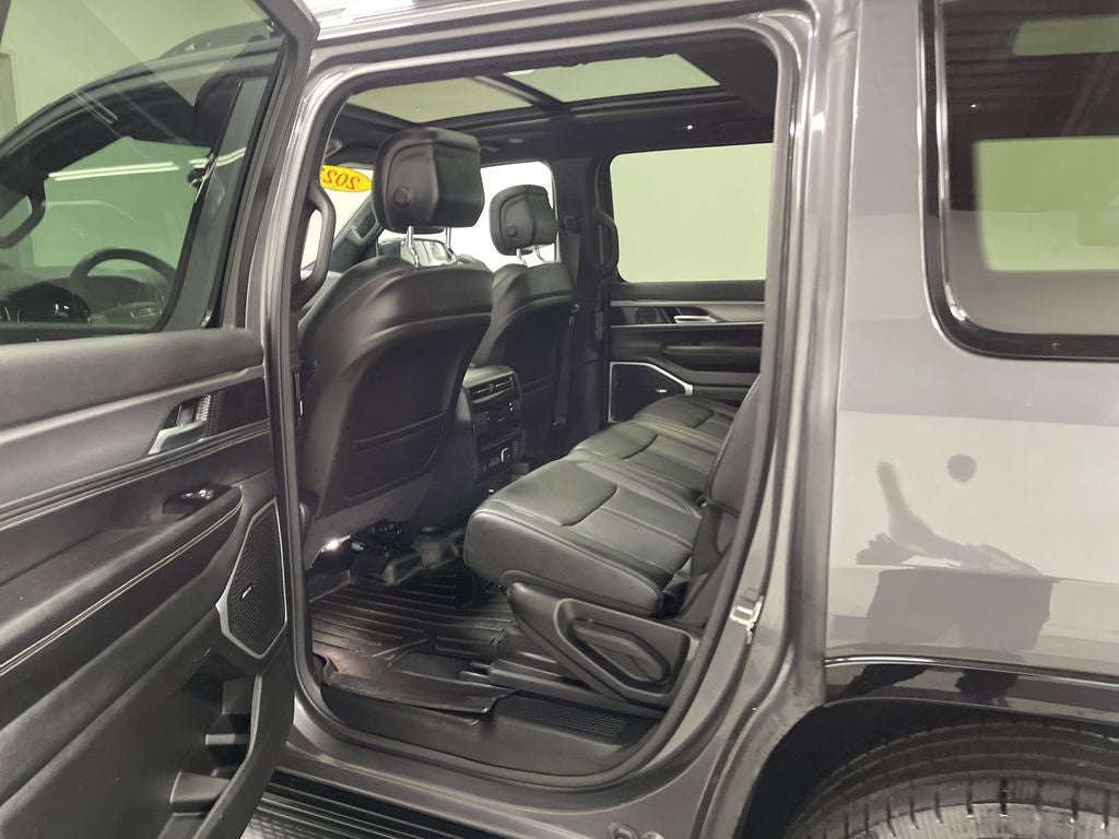 2023 Jeep Wagoneer Series II Carbide 4x4