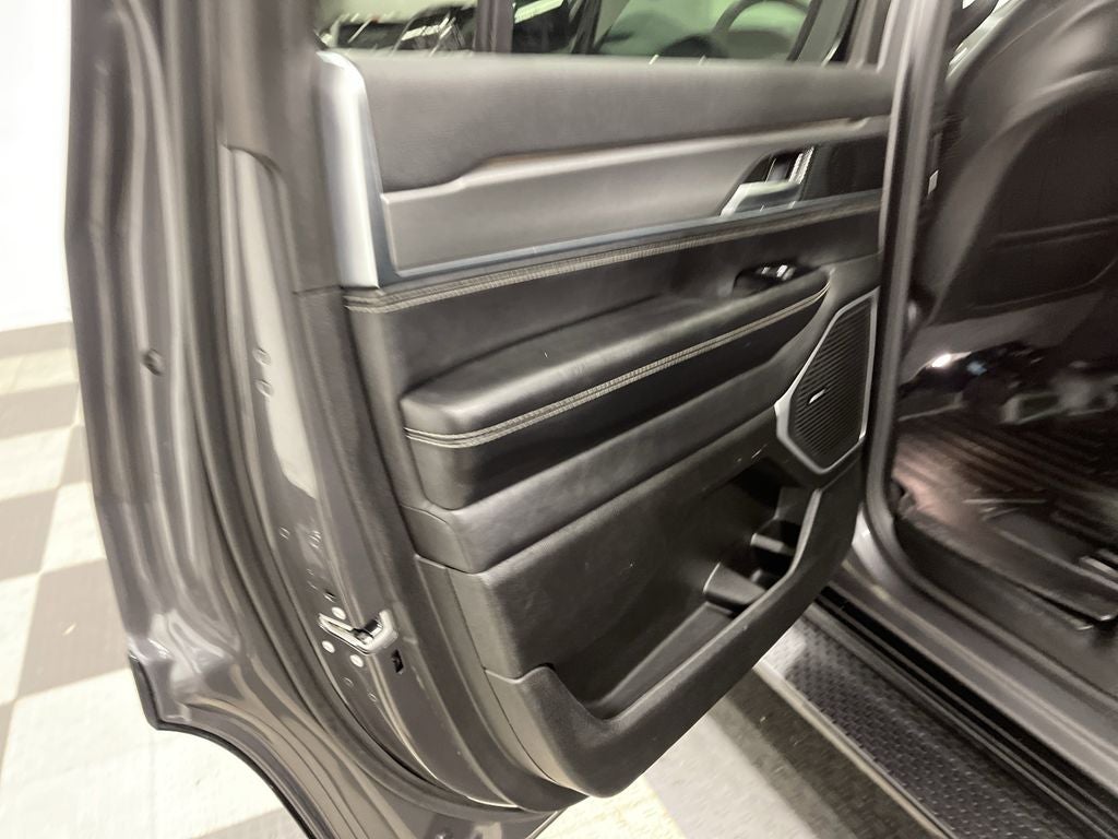 2023 Jeep Wagoneer Series II Carbide 4x4