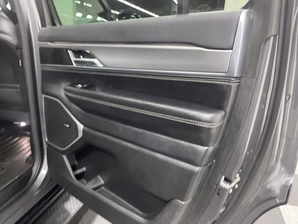 2023 Jeep Wagoneer Series II Carbide 4x4