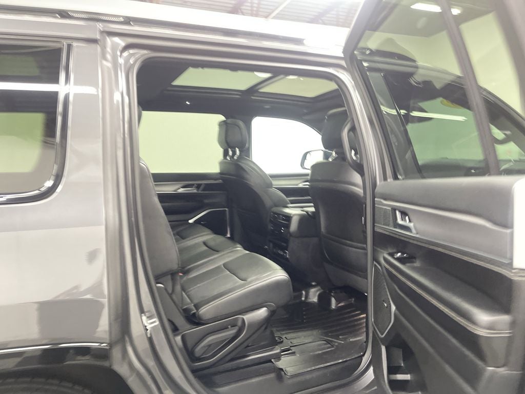 2023 Jeep Wagoneer Series II Carbide 4x4