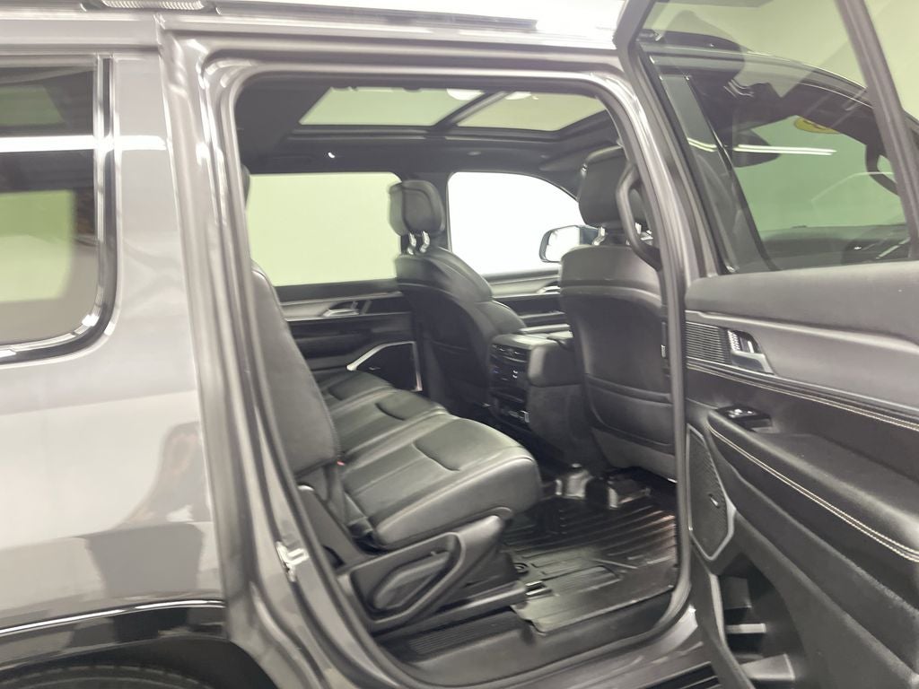 2023 Jeep Wagoneer Series II Carbide 4x4