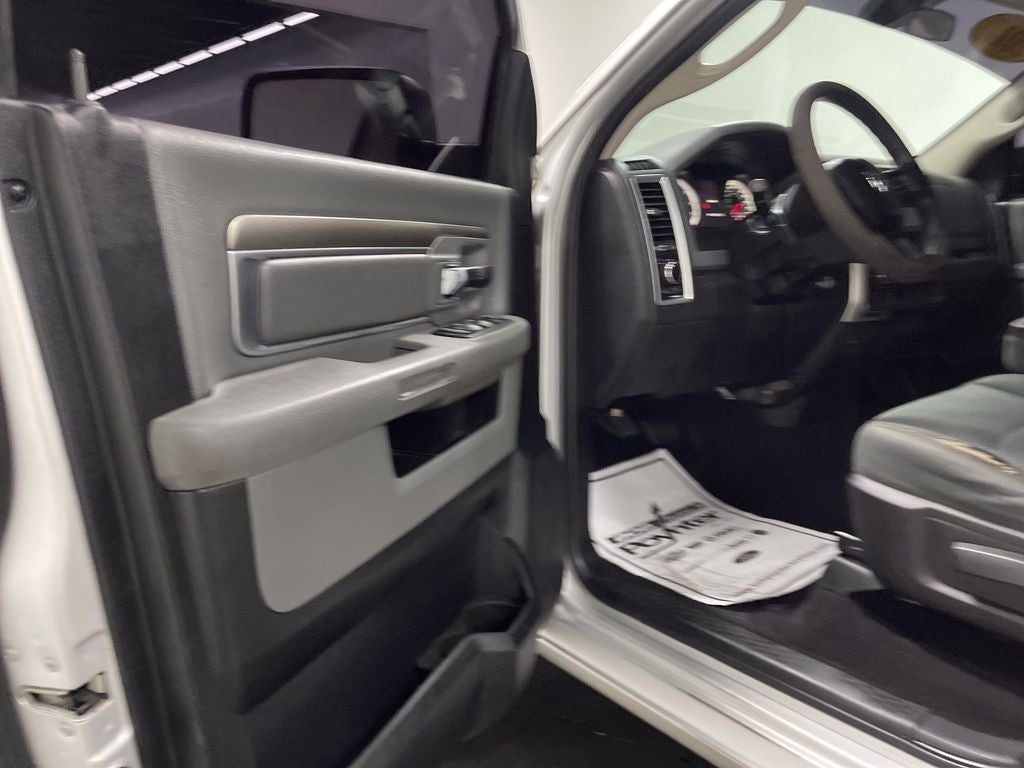 2017 RAM 1500 SLT