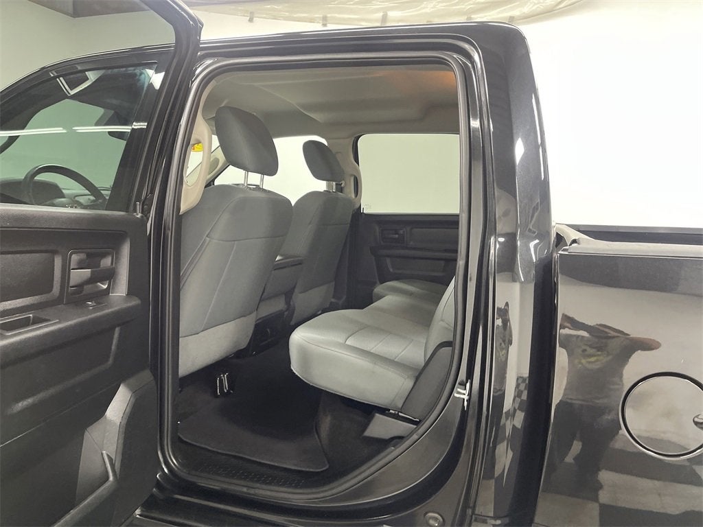 2017 RAM 1500 Express Crew Cab 4x4 5'7' Box