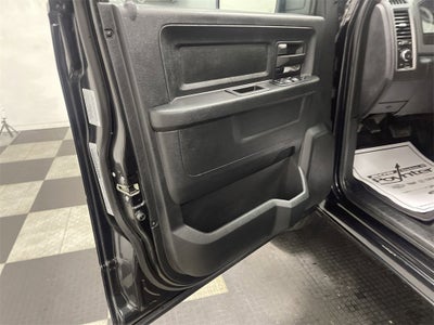 2017 RAM 1500 Express Crew Cab 4x4 5'7' Box