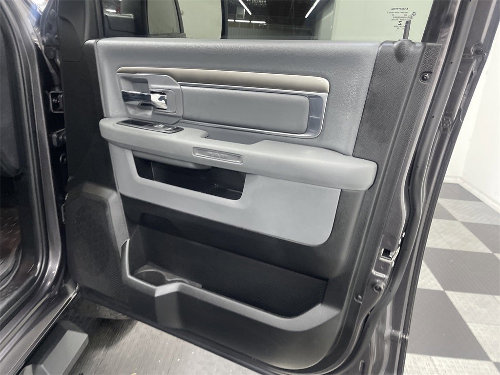 2020 RAM 1500 Classic Warlock Crew Cab 4x4 5'7' Box