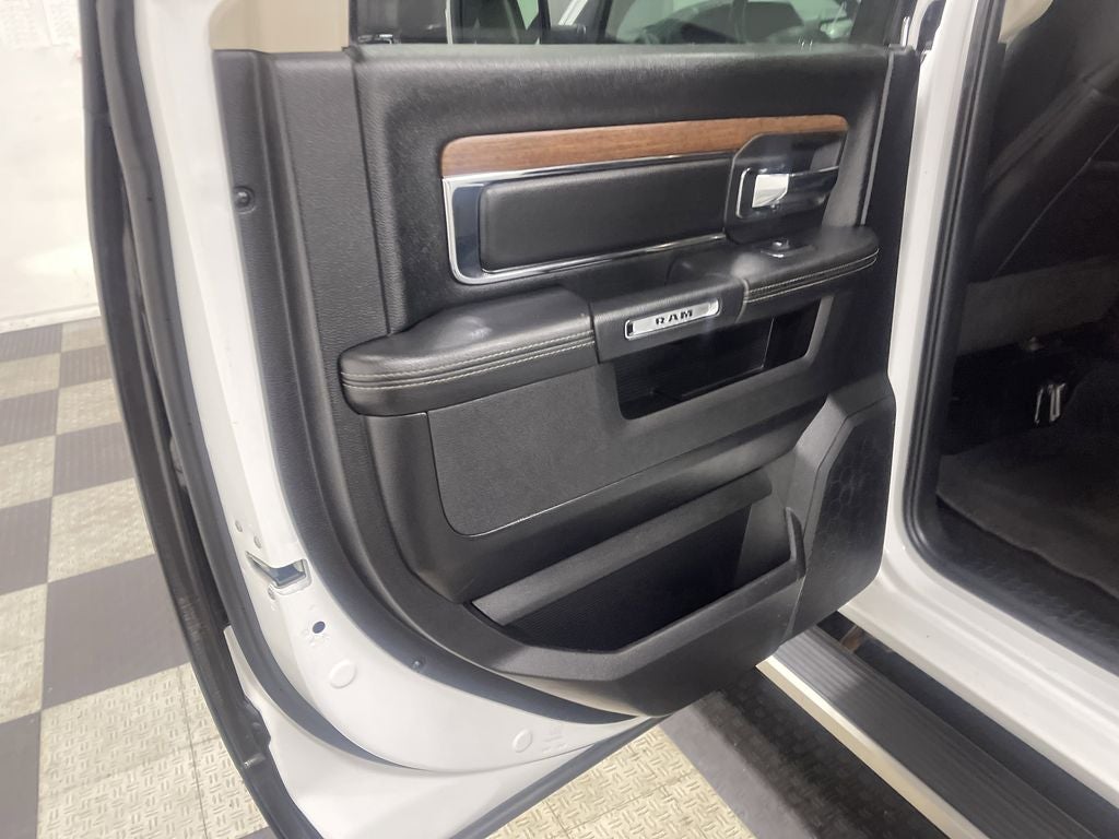 2018 RAM 1500 Laramie Crew Cab 4x4 5'7' Box
