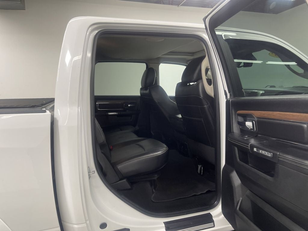 2018 RAM 1500 Laramie Crew Cab 4x4 5'7' Box
