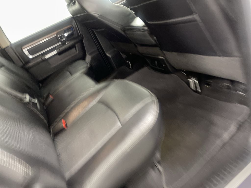 2018 RAM 1500 Laramie Crew Cab 4x4 5'7' Box