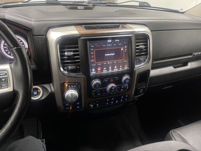 2018 RAM 1500 Laramie Crew Cab 4x4 5'7' Box