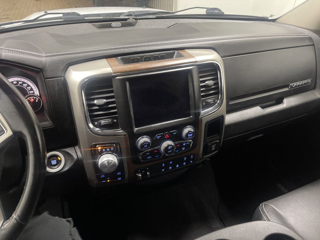 2018 RAM 1500 Laramie Crew Cab 4x4 5'7' Box