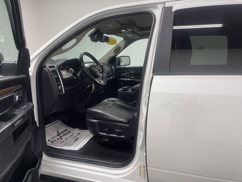 2018 RAM 1500 Laramie Crew Cab 4x4 5'7' Box