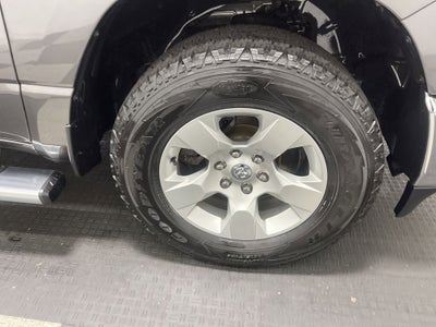 2021 RAM 1500 Big Horn Crew Cab 4x4 5'7' Box