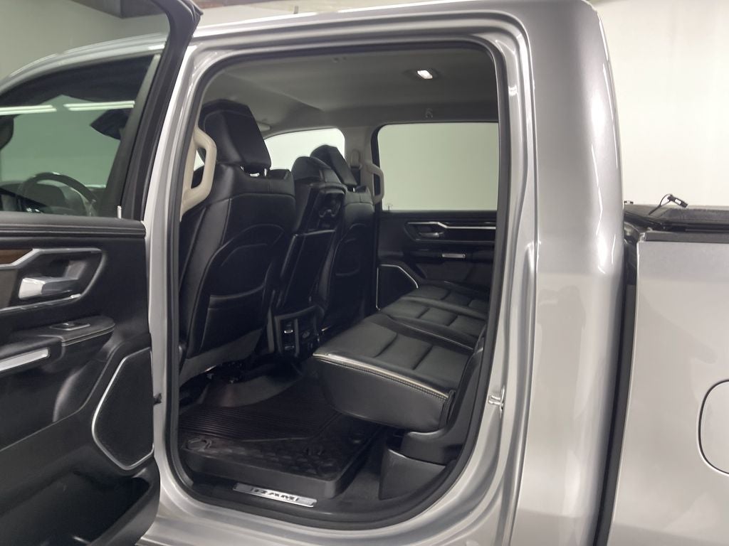 2022 RAM 1500 Laramie Crew Cab 4x4 5'7' Box