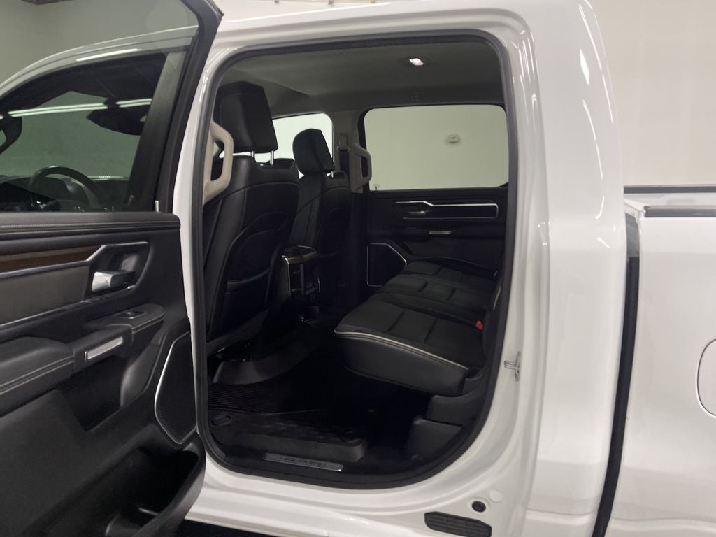 2022 RAM 1500 Laramie Crew Cab 4x4 5'7' Box