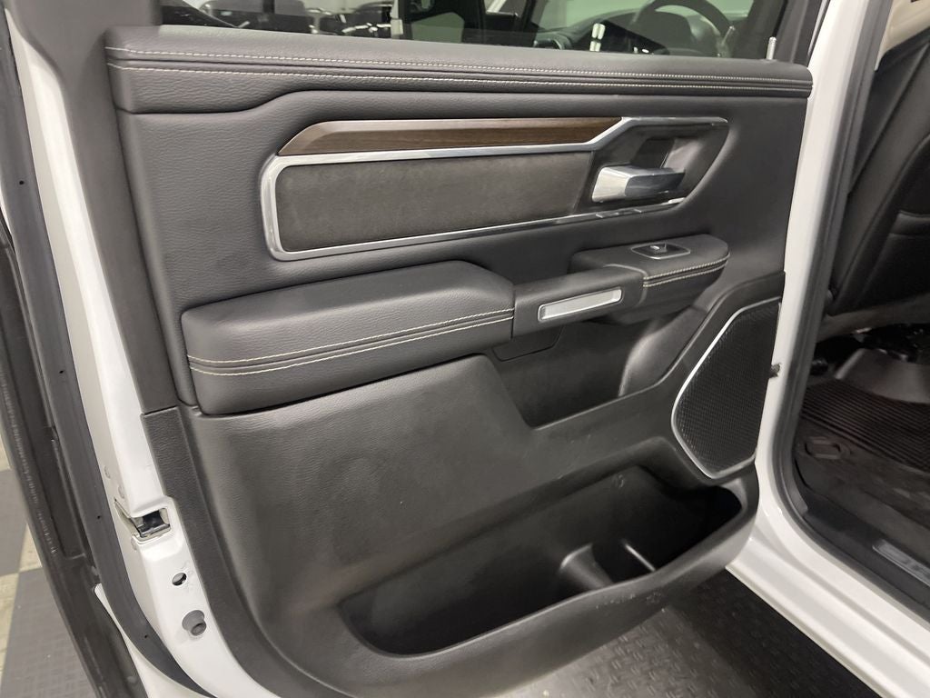 2022 RAM 1500 Laramie Crew Cab 4x4 5'7' Box