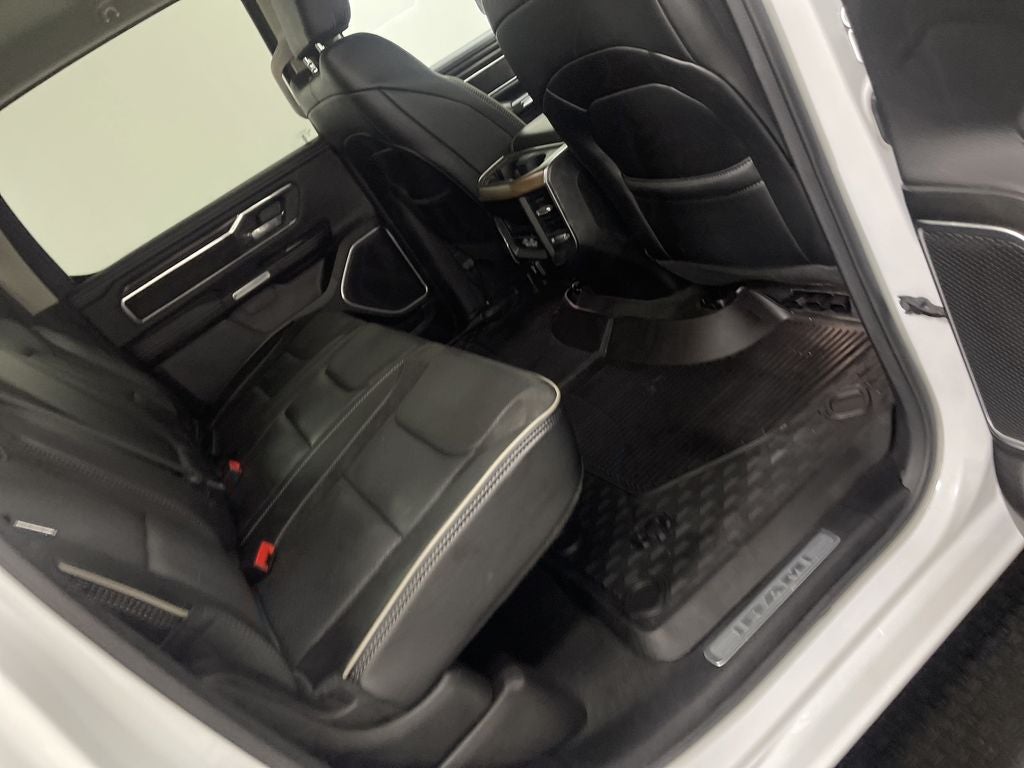 2022 RAM 1500 Laramie Crew Cab 4x4 5'7' Box