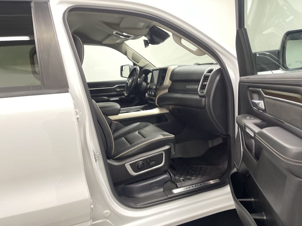 2022 RAM 1500 Laramie Crew Cab 4x4 5'7' Box