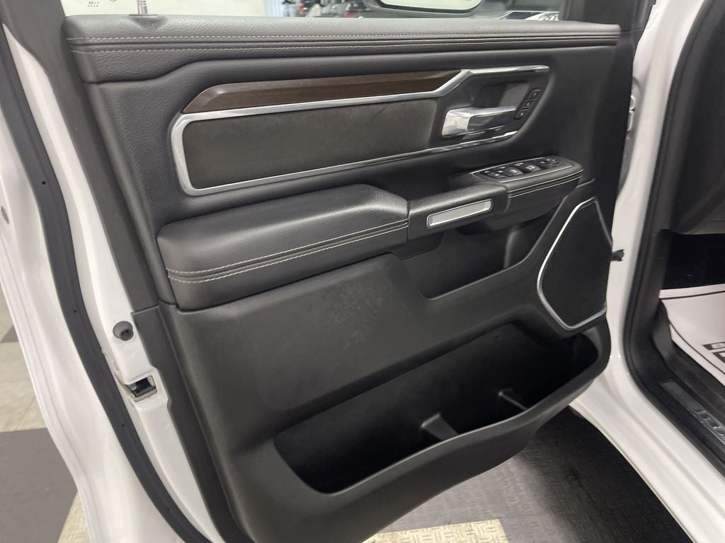 2022 RAM 1500 Laramie Crew Cab 4x4 5'7' Box