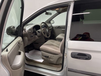 2003 Dodge Caravan SE