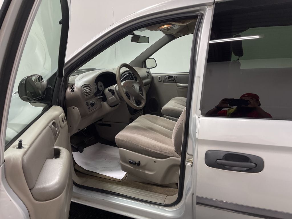 2003 Dodge Caravan SE